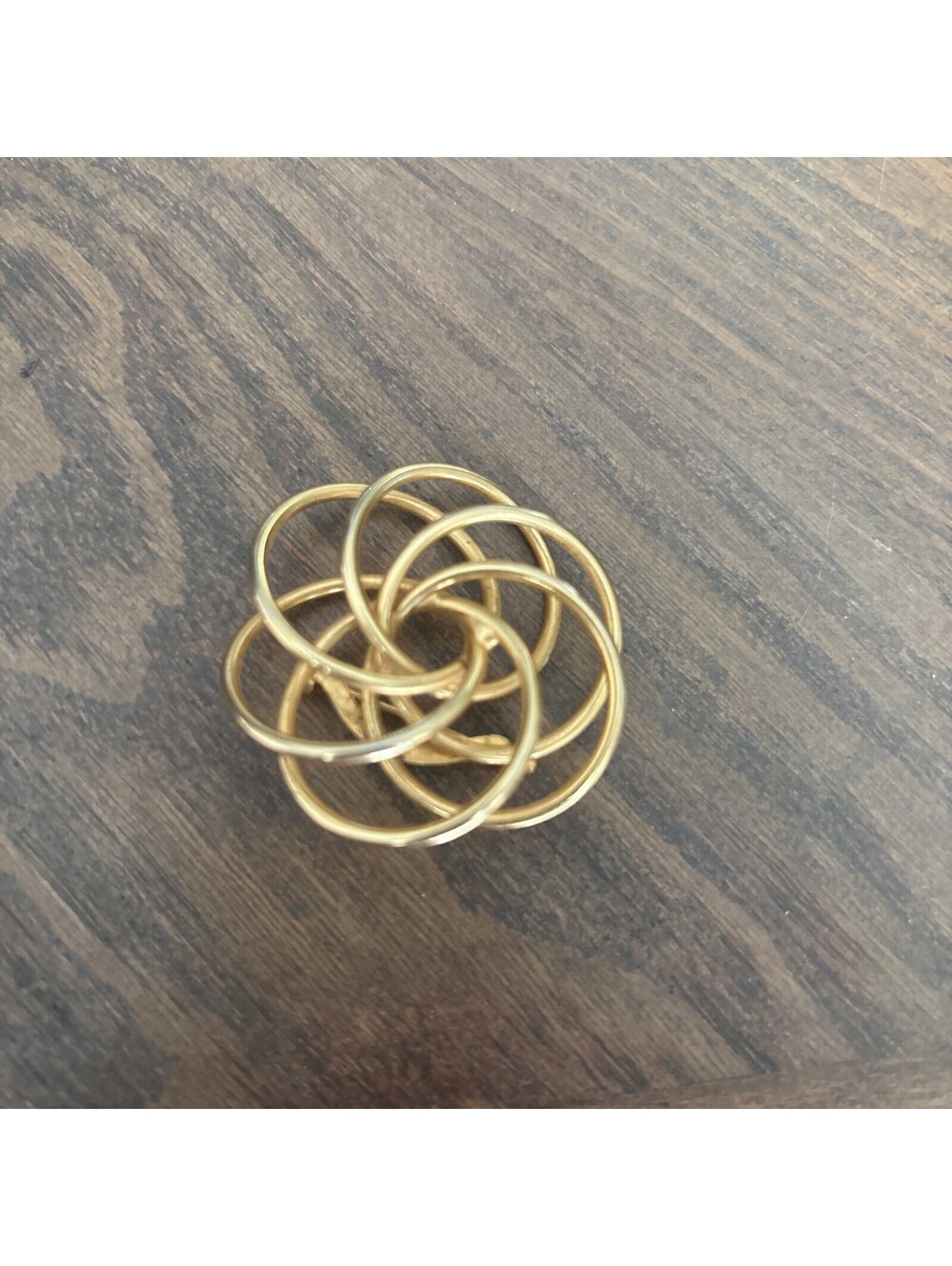 Goldtone Entwined Rings Twisted 3D Circle Wreath Brooch